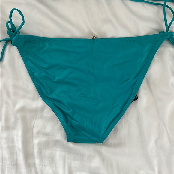 Faherty String Bikini - Picture 5 of 5